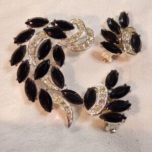 Sarah Coventry Riviera Nights Brooch and earring set